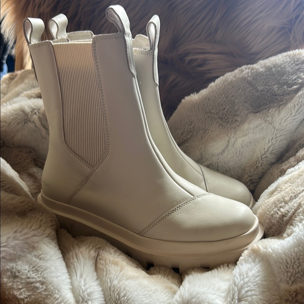 Women's Cream Toms Boots